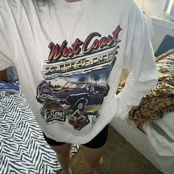 Brandy Melville/ John Galt Long sleeve graphic tee - Picture 4 of 6